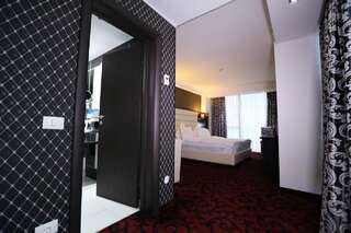 Отель Hotel Articus Крайова Улучшенный двухместный номер с 1 кроватью-2