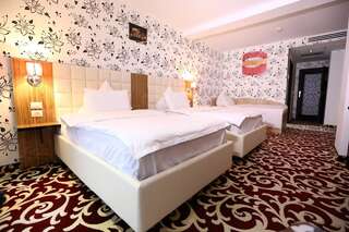 Отель Hotel Articus Крайова Улучшенный двухместный номер с 2 отдельными кроватями-6